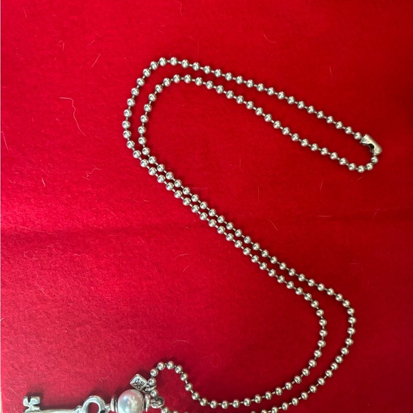 Uno de 50 pearl + key necklace - Picture 4 of 4